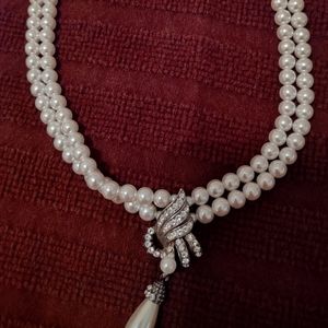 Vintage faux pearl necklace with rhinestone accents